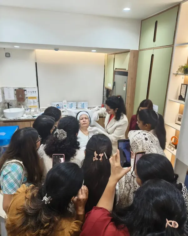 It is a privilege to teach and guide the next generation of dermatologists. This was a beginner-friendly filler workshop where I demonstrated techniques on my mother, a gynecologist, who graciously volunteered. Her calmness made the learning experience even smoother for everyone.