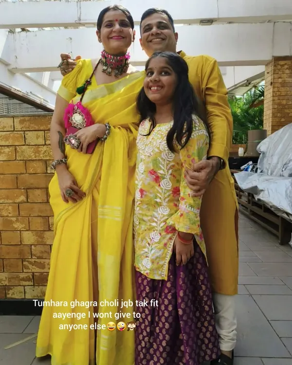What more can I ask for? I love this photo and the message about reusing the skirt with a different top. This is sustainable fashion in its truest sense, and it makes me so happy.