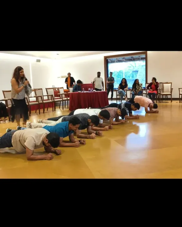 Guiding the Unilever team through a high-energy plank challenge during their offsite at Le Pondy Beach Resort. I design team-building activities that are not only fun but also foster a spirit of friendly competition and collaboration.