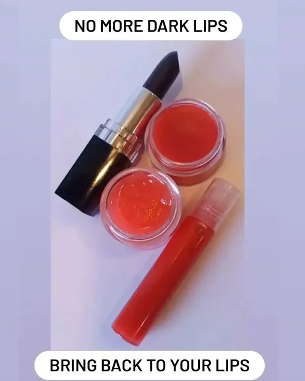 I can design a custom lip care kit for you. This one includes a lip scrub, lip balm, color-changing pH lipstick, and a lip gloss, available in different flavors.