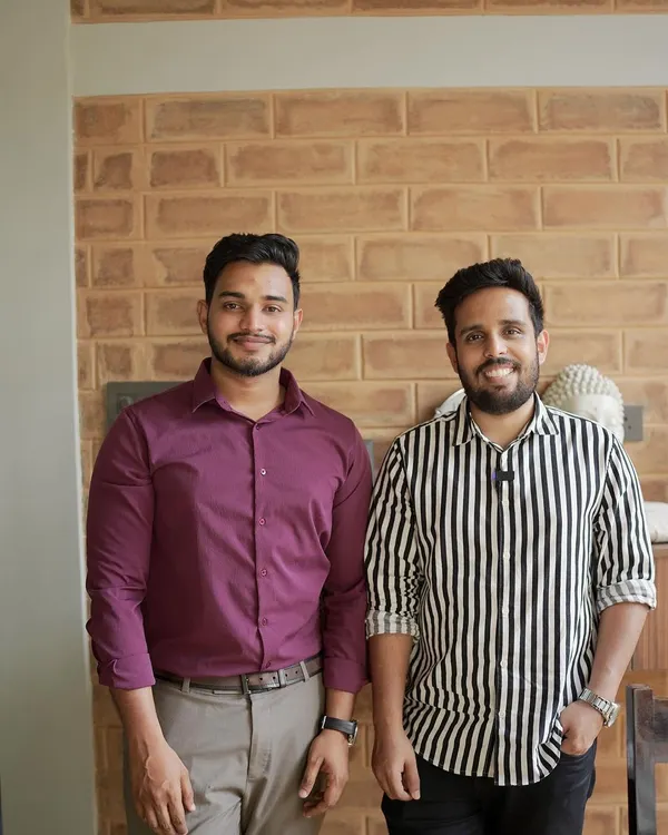 Here I am with renowned interior designer and influencer, Salman Surfs, at our Bangalore office. We had a great discussion about how our innovative solutions are shaping the entrance automation segment in India.