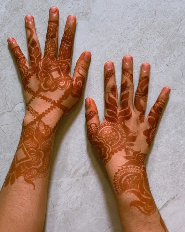 This is the beautiful, mature henna stain you can expect from my natural paste. The design is clear and the color is a rich, deep brown, exactly what you want to see.