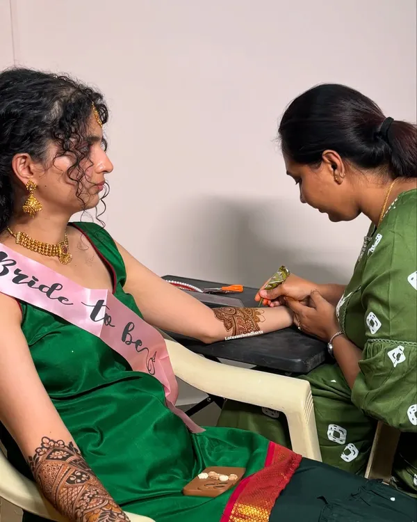A lovely moment applying mehendi for a bride to be. I cherish being a part of these special pre wedding ceremonies and bring this experience into my bridal mehendi training modules.