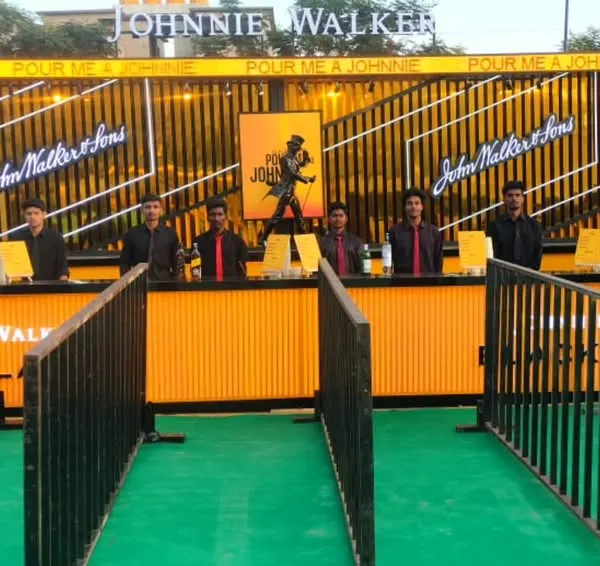 We create large scale, fully branded bar experiences for world class brands like Johnnie Walker. This setup, complete with queue management, is designed for high volume service at major events, ensuring your brand gets maximum visibility.