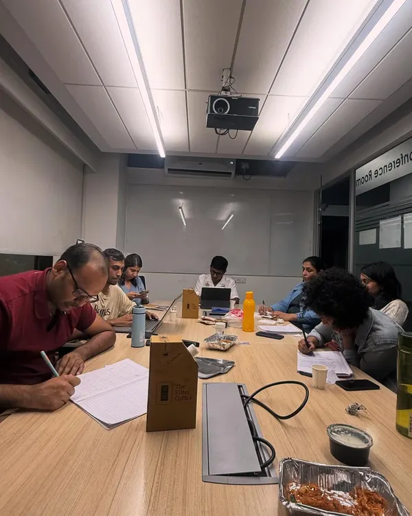The last class of the Pudus batch. These writers are focused and hard at work, even on their final day. We'll miss these babies!