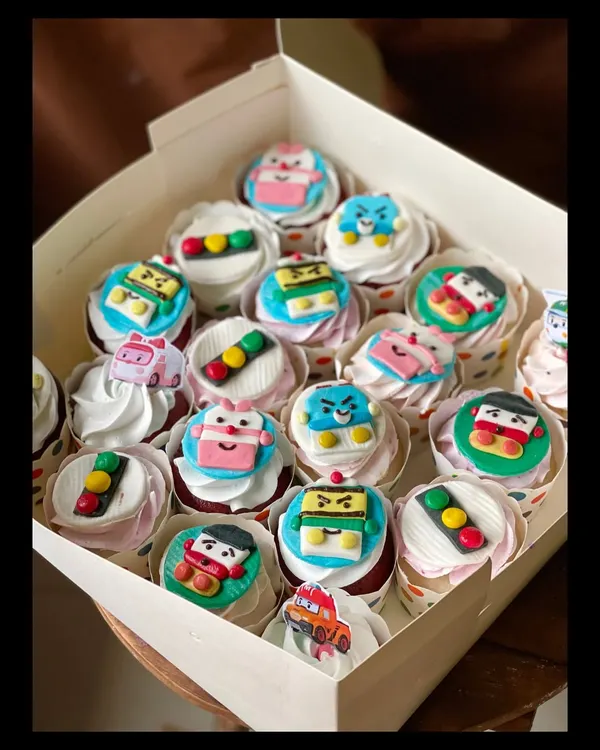 This box of Robocar Poli themed cupcakes was so much fun to make. I create each character by hand using fondant, perfect for making a child's birthday party extra special.