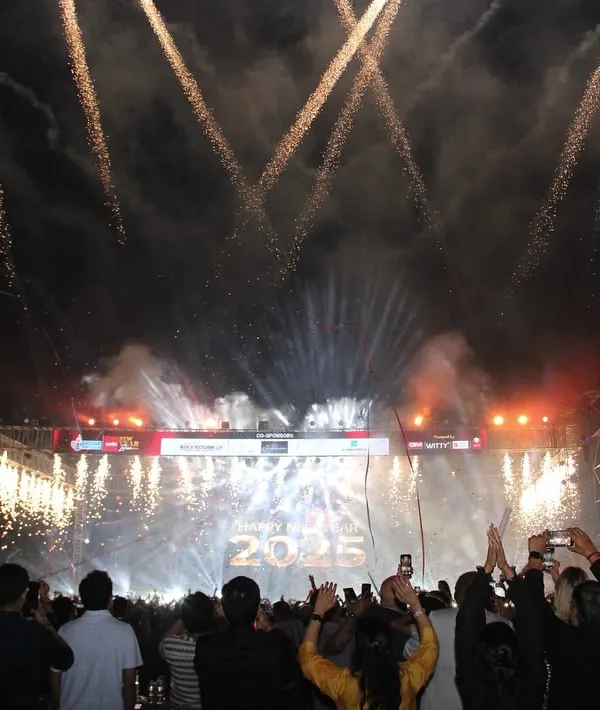 A spectacular fireworks display lights up the sky, marking the grand finale of the New Year's 2025 celebration at Goregaon Sports Club. We managed the complete pyrotechnics and stage production for this unforgettable night.