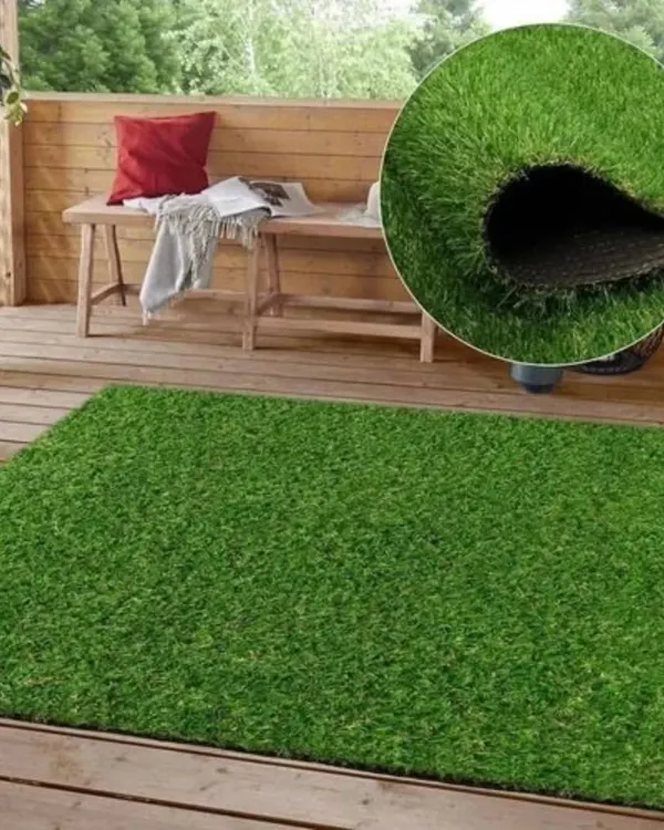 A perfect example of a finished balcony installation. The synthetic turf provides a clean, green floor that is soft to walk on and instantly upgrades the look of the outdoor space.