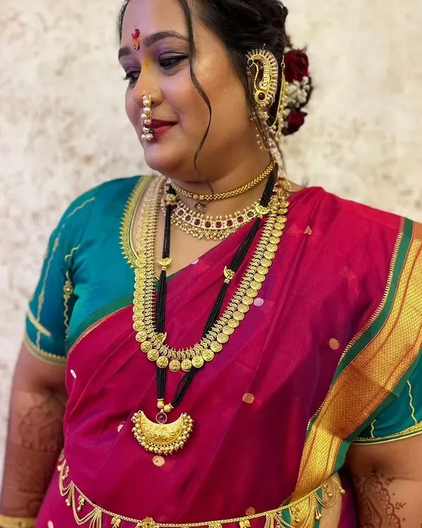 A perfect Maharashtrian bridal look. This client is wearing a traditional choker, a long coin necklace (putli haar), and a classic nath, all from my rental collection.