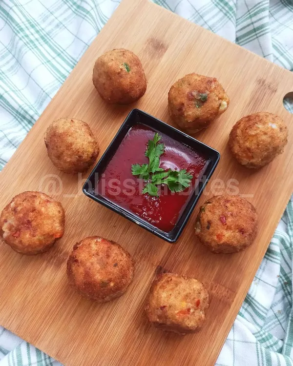 My Chicken Cheese Shots are available in a convenient ready-to-fry format. Just take them out of the freezer and fry for a few minutes for a hot and cheesy snack.