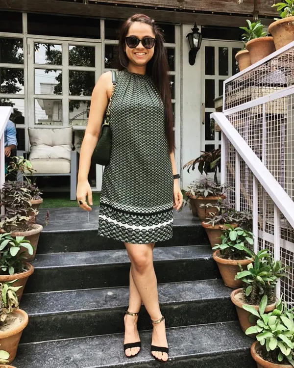 A perfect look for a birthday lunch or a summer day out. This green printed A-line dress is effortless and stylish, especially when paired with simple black heels and sunglasses.
