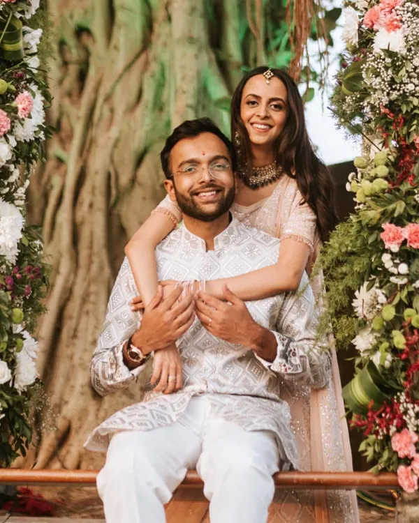A beautiful portrait from Binoy and Urvi’s ring ceremony. The lush floral decor created a stunning natural frame for this happy moment.
