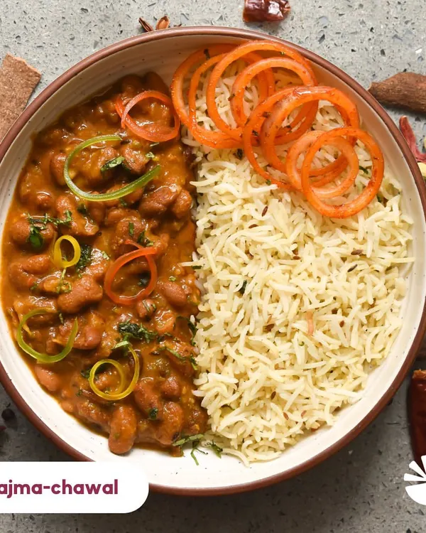 Nothing can fix a long day like a hearty bowl of Rajma Chawal. My rajma is slow-cooked in a thick, flavorful gravy, just like mom makes it, and served with fluffy basmati rice.