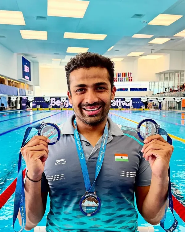 Our phenomenal para swimmer, Niranjan Mukundan, showcasing his 2 silver and 1 bronze medals from the Bergen Swim Festival in Norway.