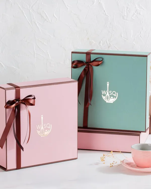 Our signature gift boxes are available in a variety of colours, including this lovely pink and Tiffany blue. They are sturdy, elegant, and designed to make your gift feel extra special.