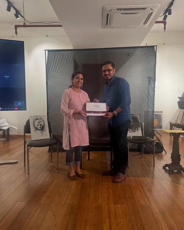 Attending a two-day portrait workshop with the wonderful Pramod Kurlekar. Here I am receiving my certificate of participation. Learning in person is so much more enriching than online.