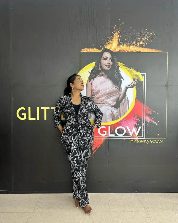 Me at my Glitter & Glow studio. I'm so proud of the community we've built here and can't wait to welcome students back for offline classes in Bangalore soon.
