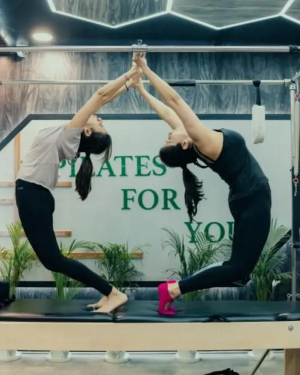 This is the artistry of Pilates in motion. Using the Cadillac, we can work on advanced movements that build exceptional strength, control, and flexibility throughout the entire body.
