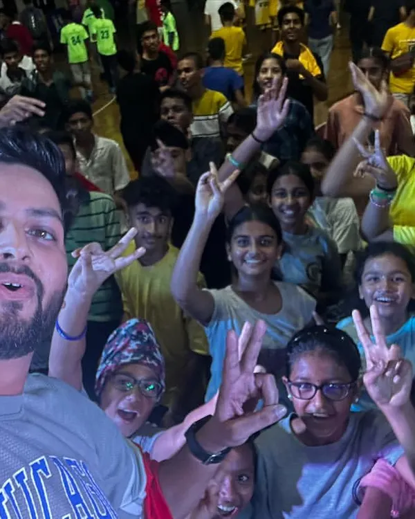 Leading a high-energy dance workshop for NBA players from different states was an unforgettable experience. I specialize in creating large-scale, power-packed sessions for corporate and sporting events.