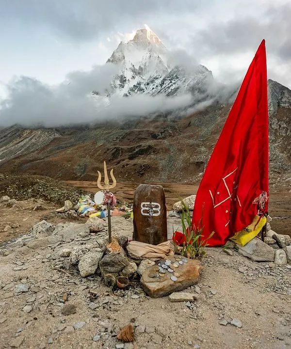 At the base of Mt. Shivling in Tapovan, this trishul and flag mark a sacred space. The mountain stands as a silent guardian, its peak veiled in clouds. Being here, you can feel the energy of reverence and resilience that has drawn sages and pilgrims for centuries.