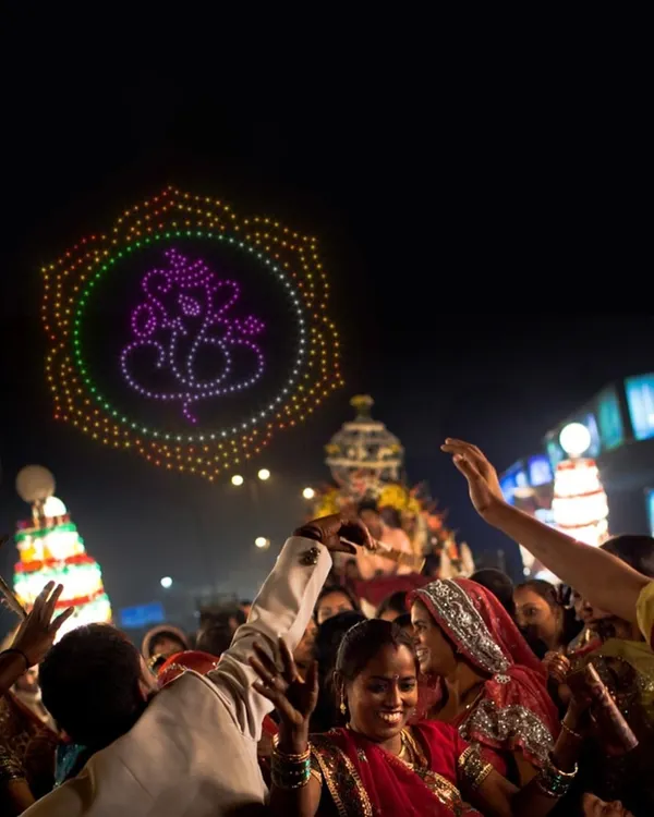 Celebrate auspicious beginnings with a divine drone formation of Lord Ganesha. This is a powerful and respectful way to honor tradition during festivals and religious gatherings, captivating the entire community.
