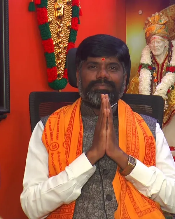 Welcome to my center. Here, I offer a space of peace and trust where you can openly discuss your problems. With folded hands, I am ready to listen and guide you with compassion.