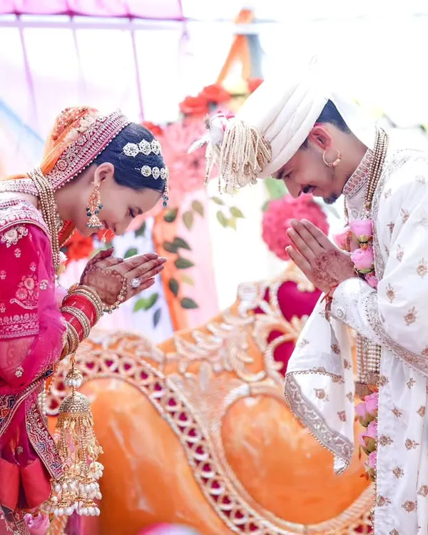 A moment of mutual respect and tradition. I capture these important ceremonial gestures that are filled with meaning and mark the beginning of a new journey together.