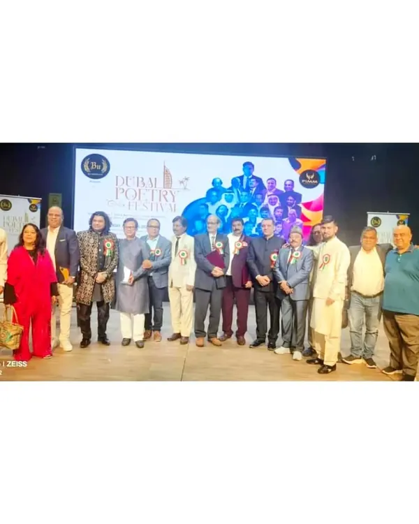 A group photo from the Dubai Poetry Festival 2024. I am so grateful for the love and respect from the Dubai audience and the organizers.
