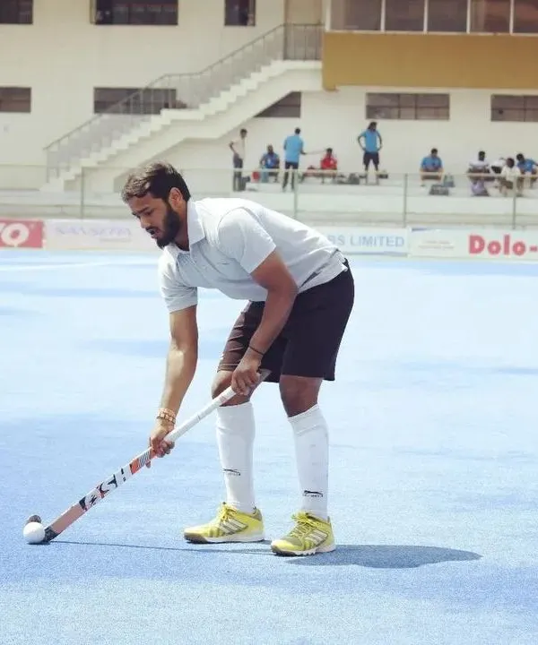 A player from our academy practicing on a blue turf field. We strive to provide our players with the best possible facilities and opportunities.