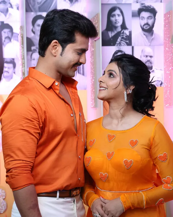 A lovely shot of actors Shivani Naik and Rohit Parshuram from the Zee Marathi Awards nomination party. I created a fresh and elegant look for both of them.