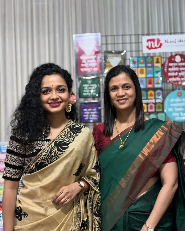 It was lovely to have actress Samidha Guru visit my stall. Here we are, sharing a moment at the exhibition.