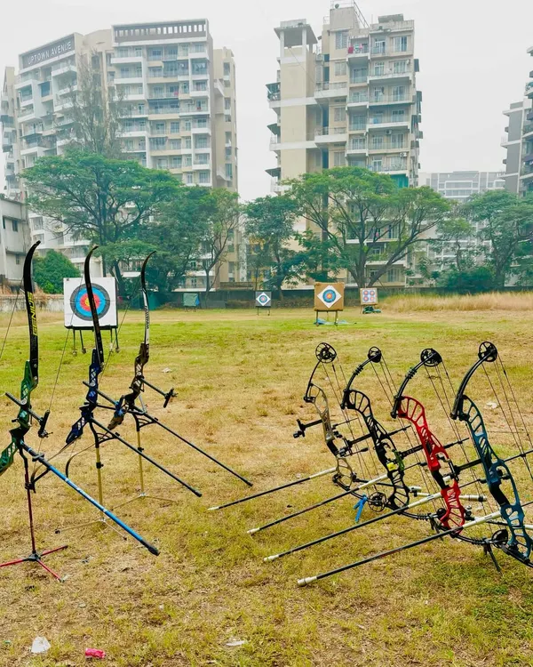 We provide training with a full range of equipment, including modern compound and recurve bows, ready for practice on our field.