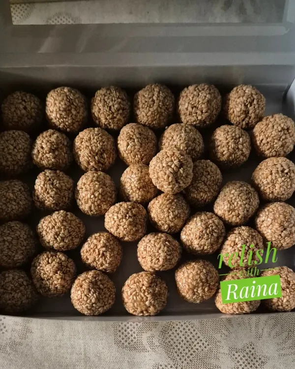 My Til Laddoos are made with unpolished white sesame seeds and jaggery. Sesame seeds are a rich source of calcium and are especially beneficial for women's health in winter.