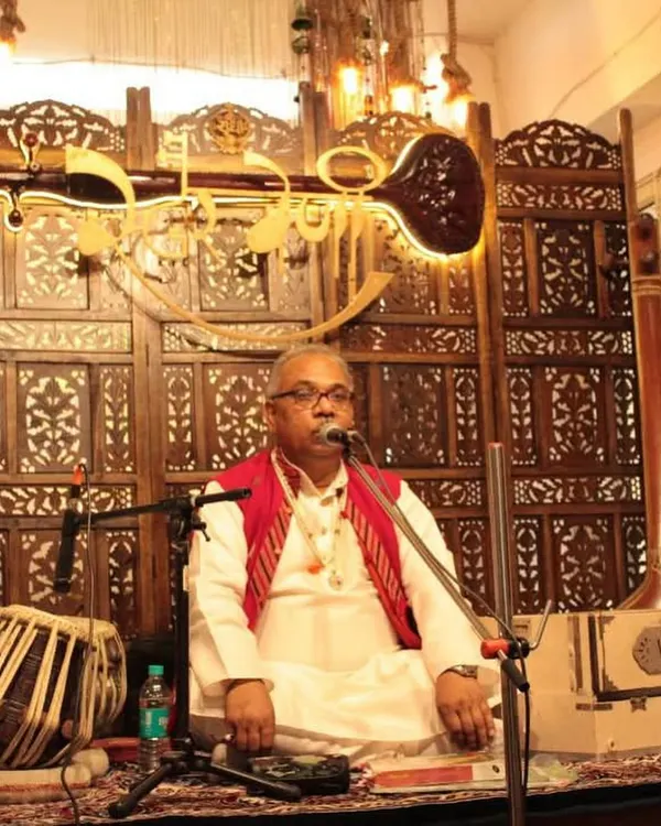 Hindustani vocalist and musicologist Pandit Devendra Verma conducting a workshop at Swarveni Music Academy.