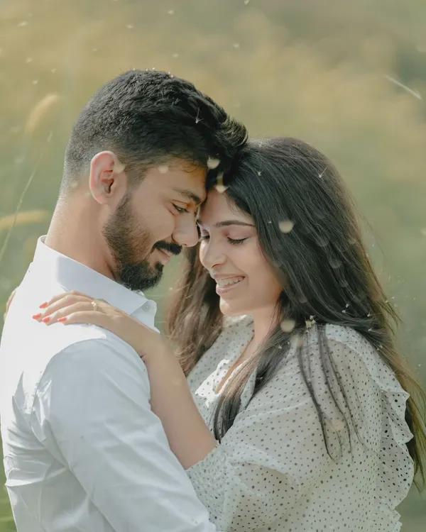This is the toughest look to achieve: the minimalistic "no-makeup" makeup look. For this pre-wedding shoot, I focused on creating a soft, romantic glow that looks completely natural and effortless.