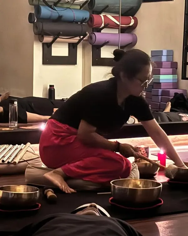I create a sanctuary of sound where you can let go and surrender. Here, amidst the gentle glow of candles and the resonance of Tibetan bowls, you can begin your journey inward to find stillness and peace.