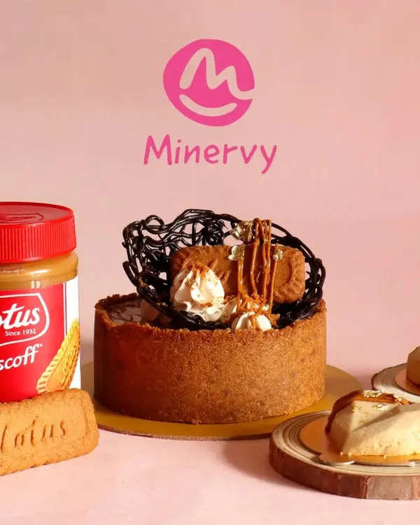 One can never have enough cheesecake. This is my Lotus Biscoff cheesecake, a creamy dessert with a crunchy biscuit base, topped with Biscoff spread and a chocolate garnish.