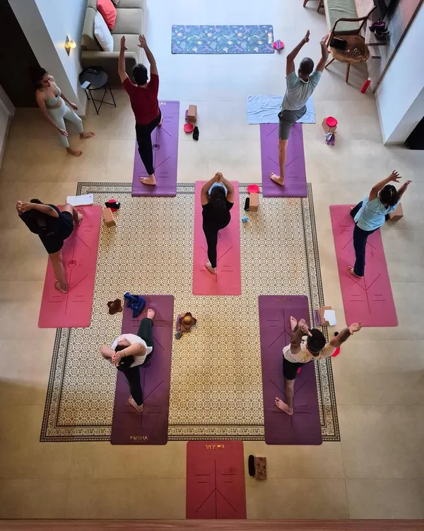 This is the feeling of our Monsoon Reset retreat. I love creating these spaces where we can disconnect from the outside world and reconnect with ourselves, surrounded by nature and a supportive community. It’s a beautiful reminder of what yoga is all about: finding balance and peace together.