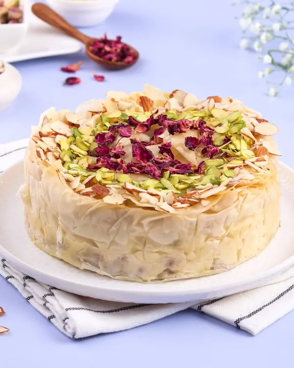 I recently started offering this Baklava Cheesecake and it's already a bestseller. It combines the creamy texture of cheesecake with the crispy, nutty, and sweet layers of traditional baklava.