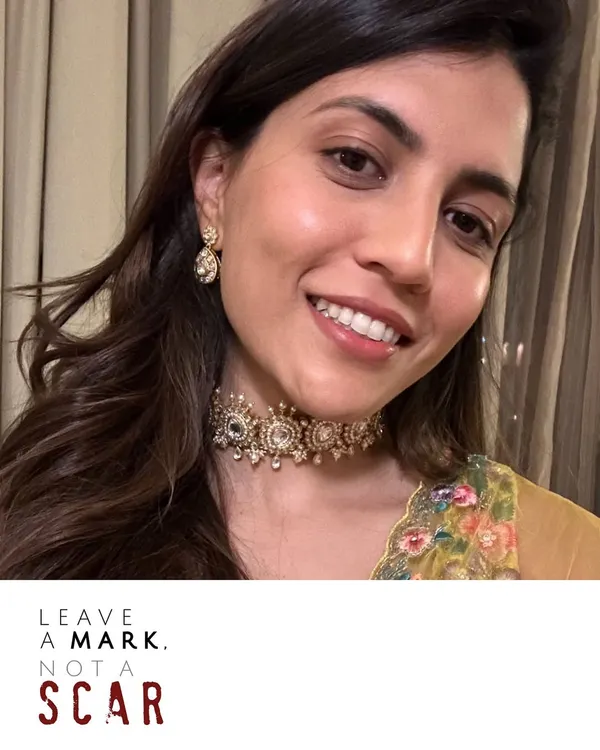 Our client, Prachi Pawar, radiates festive brilliance in the Noor Choker by Suneet Varma. This piece, a symphony of kundan and meenakari, is perfect for making a statement at any celebration.