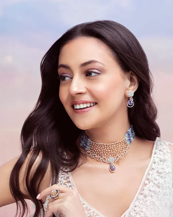 This is more than a celebration, it's a golden embrace. This gemstone choker set celebrates your present and blesses your future, making it perfect for an auspicious occasion like Akshaya Tritiya.