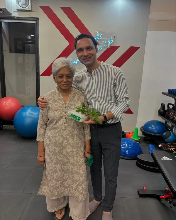 A heartfelt moment with a patient who gifted me a plant, knowing my love for them. This token of gratitude reflects the meaningful impact we have on our patients' lives and the strong bonds we build.