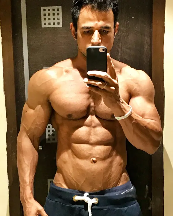 If you get tired, learn to rest, not to quit. A selfie showing the condition that comes from years of discipline.