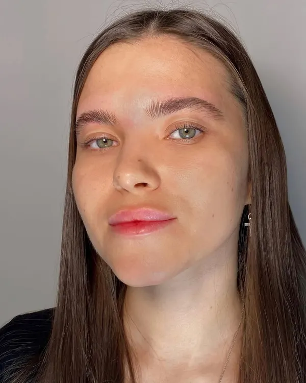 A perfect combination of services for a complete look. This client received a brow tint with correction and thinning, along with a lash lamination and care treatment.