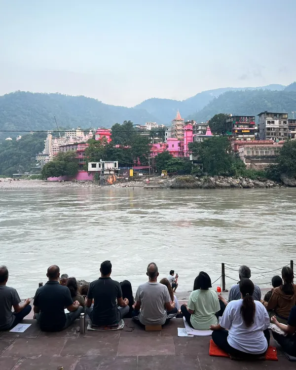 A quiet morning meditation session by the holy Ganges in Rishikesh. This is what it feels like to truly disconnect from the noise and reconnect with yourself, surrounded by the mountains and the gentle flow of the river.