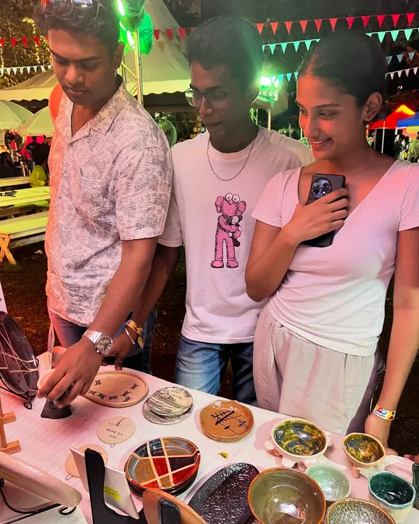 Snapshots from a weekend of art and creativity. I love meeting wonderful people at my pop-up stalls, chatting about pottery, and making new friends who are curious about the world of handmade ceramics.