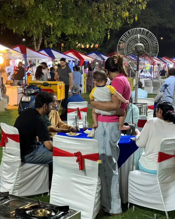 We cater to all types of outdoor events, like this family day at Heritage City, Gurgaon. Our team sets up comfortable seating and live food counters to ensure guests have a wonderful and relaxed time.