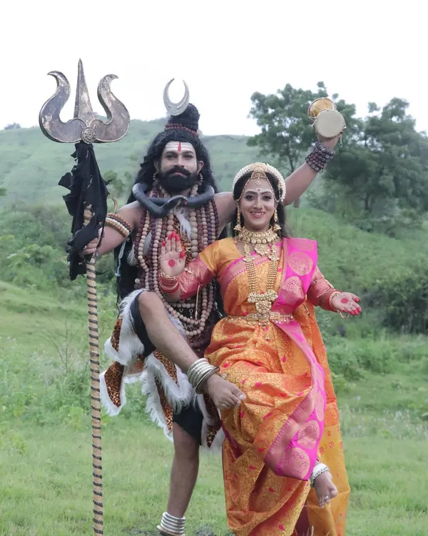 A divine portrayal of Shiva and Parvati. I created both looks, focusing on capturing their powerful essence through character makeup, body paint, and traditional styling.