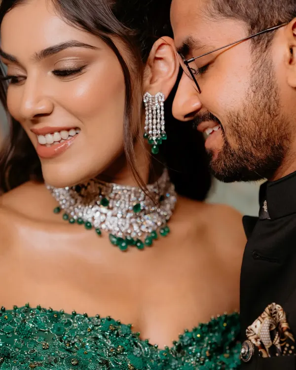 This is my signature soft glam look, perfect for a reception. I focused on creating luminous, flawless skin that looks and feels real, paired with beautifully defined eyes and a glossy nude lip. It’s a timeless look that enhances her natural beauty, ensuring she feels unforgettable on her special night.