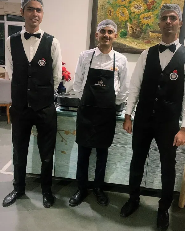 Our service staff is always professionally dressed in clean uniforms, follows strict sanitary procedures, and serves with a polite and efficient attitude.